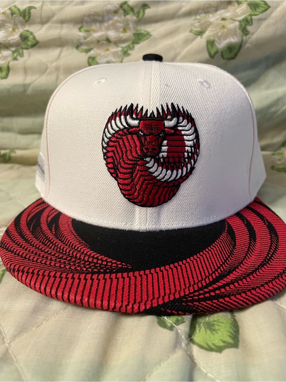 White & Red Embroidered Bull Flat Brim Hat(new)